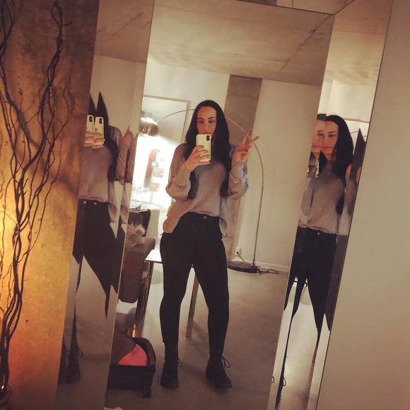 Meet your Posher, Isabel - Picture 1 of 1